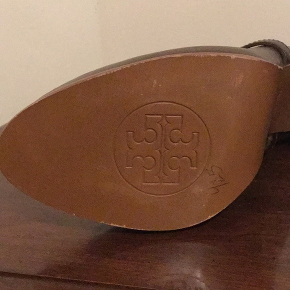 Tory Burch Brown Dorese Leather Ankle Boots - Picture 7 of 10